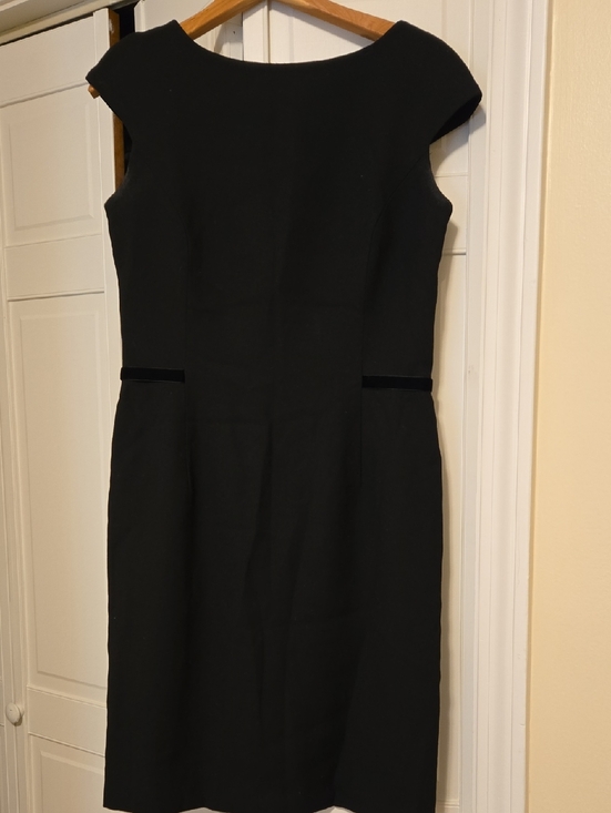 Piano forte di MaxMara Dresses & Skirts - Pianoforte Di Maxmara Classic Black Cap-Sleeve Sheath Dress